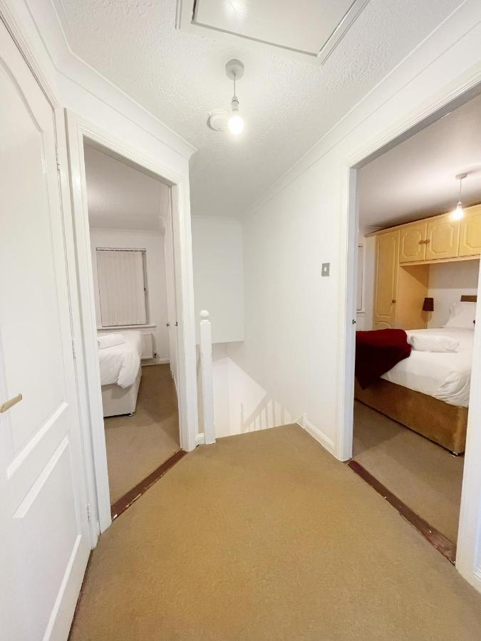 Cozy Nights Svp Detached House Villa Glasgow Luaran gambar